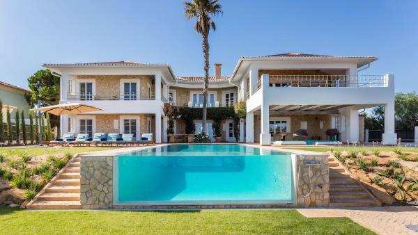 写真にはAlagoas市にあるLuxury Villa by the Sea with Ocean Viewsが写っています。