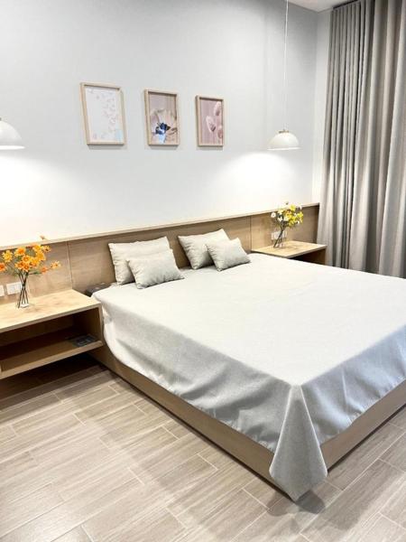 A la foto es mostra l'objecte Ryanna Townhouses situat a la ciutat de Amphoe Koh Samui.