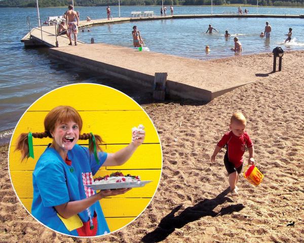 Na zdjęciu widoczny jest obiekt KustCamp Gamleby położony w mieście Rumma.