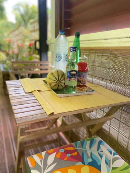 写真にはポワント・ノワール市にあるChez nanaが写っています。