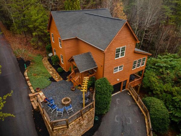 En la foto se muestra el objeto High Peak Hideaway ubicado en la ciudad de Blairsville.