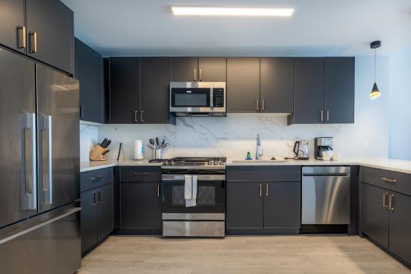 Zdjęcie 2: Chic Apt with Indoor Pool & Gym-333-2509