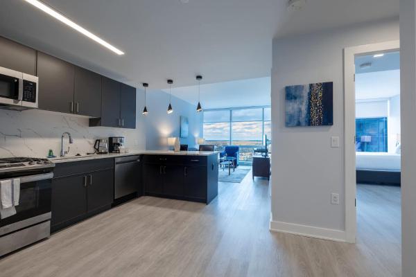 Zdjęcie 6: Chic Apt with Indoor Pool & Gym-333-2509