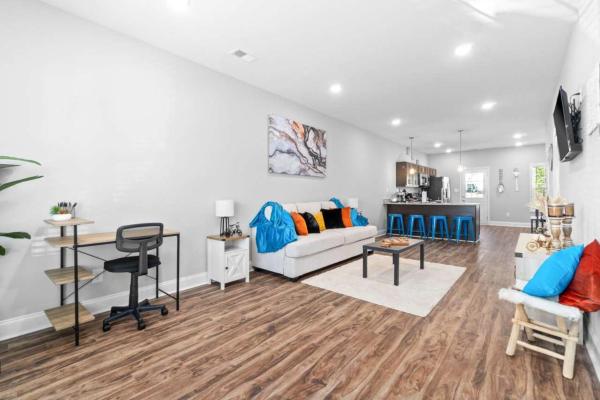 På bilden syns objektet Sapphire Oasis A Luxurious Townhouse Retreat near Nashville & Ft Campbell som ligger i staden Adams.