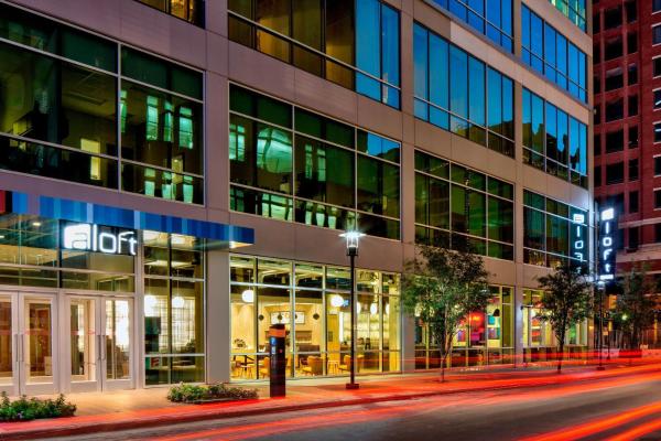 The photo shows the Aloft by Marriott Fort Worth Downtown located in the city of Fort Worth.