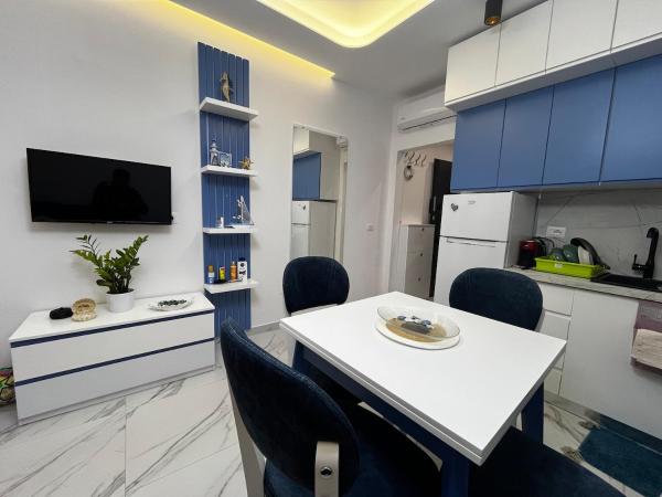 A la foto es mostra l'objecte Iris Apartment situat a la ciutat de Golem.