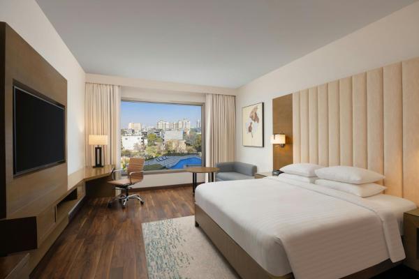 Courtyard By Marriott Gurugram Downtown - Gurgaon