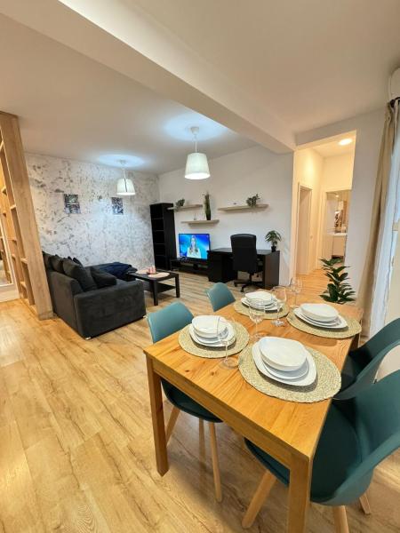 På billedet ses objektet Premier Luxury Lipatti by Glam Apartments - Parking Option beliggende i byen Timişoara.