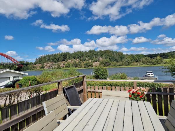 A la foto es mostra l'objecte Trevligt fritidshus med underbar utsikt situat a la ciutat de Säve.