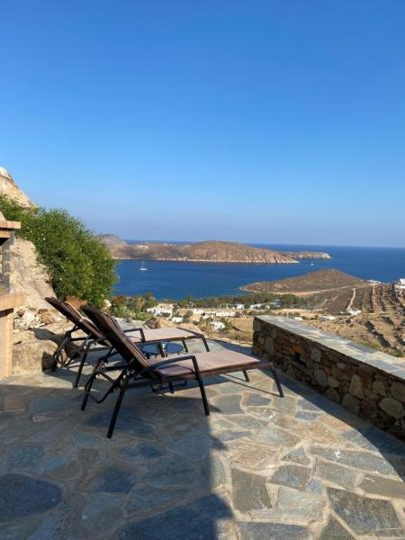 La photo montre l'objet To Petrino Serifos situé dans la ville de Livadakia.