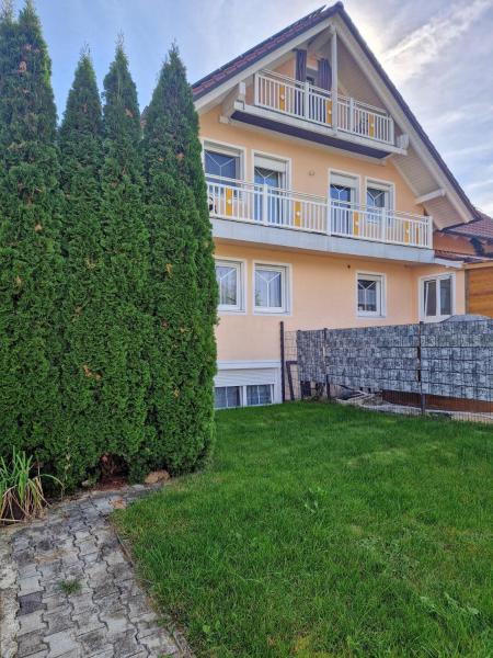 A la foto es mostra l'objecte Wohnung Nr1 mir Garten und Terrasse situat a la ciutat de Leiblfing.