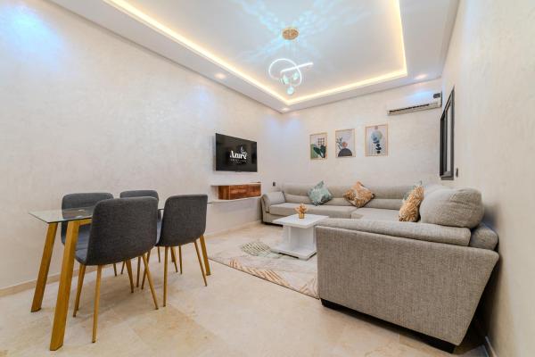 Na fotografii je vidět objekt Comfortable Apartment 10 min walk to M Avenue Pool, Parking nacházející se ve městě Marakéš.