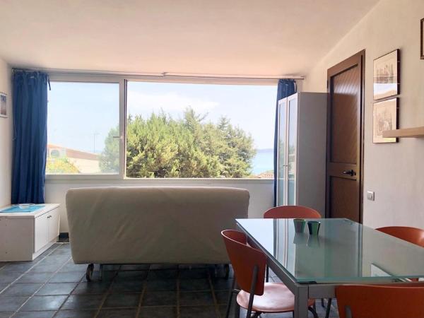 Auf dem Foto ist das Objekt Villa Mare Azzurro, 2 passi dal mare in der Stadt Simius zu sehen.