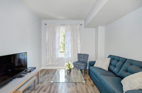 Na foto é possível ver o objeto Luxurious Condo with Balcony in Kitchener localizado na cidade de Kitchener.
