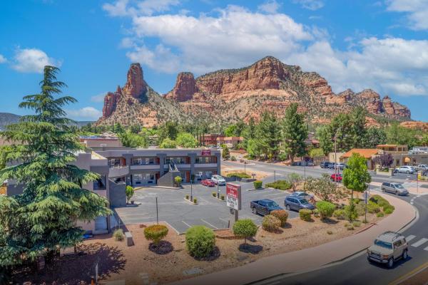 Auf dem Foto ist das Objekt Wildflower Inn at Bell Rock in der Stadt Sedona zu sehen.