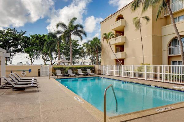 Courtyard By Marriott Fort Lauderdale North/cypress Creek - Deerfield Beach