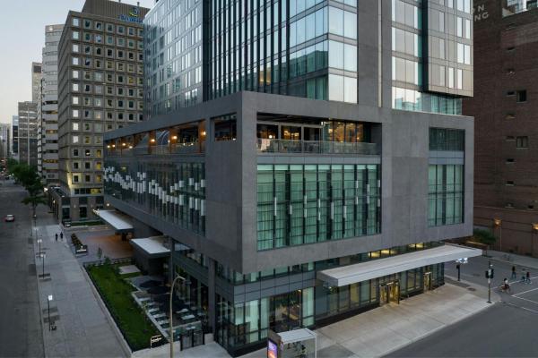 HONEYROSE Hotel, Montreal, a Tribute Portfolio Hotel, Монреаль