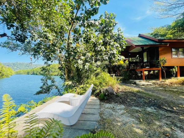 A la foto es mostra l'objecte Mangrove bungalow & restaurant situat a la ciutat de Ko Kood.