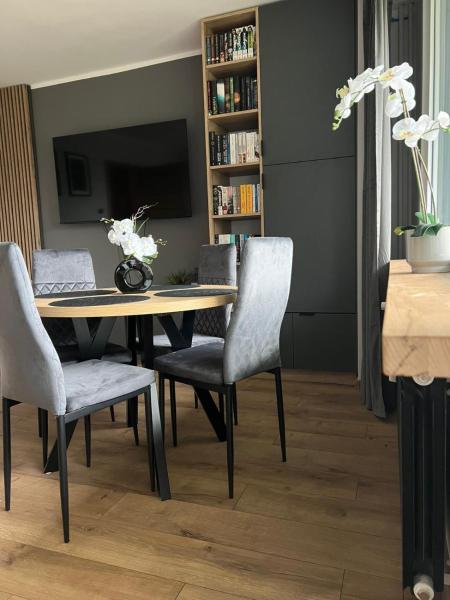 Na zdjęciu widoczny jest obiekt Apartament Francuska położony w mieście Wilkanowo.