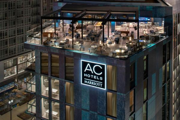 A la foto es mostra l'objecte AC Hotel by Marriott Washington DC Capitol Hill Navy Yard situat a la ciutat de Washington.