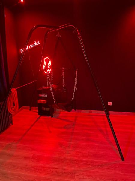 Na fotografii je vidět objekt Hom & Love, Love Room BDSM nacházející se ve městě Batilly.