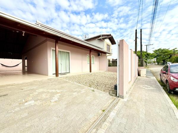A la foto es mostra l'objecte Casa de Praia 700mt do Mar a 12min do Beto Carrero situat a la ciutat de Penha.