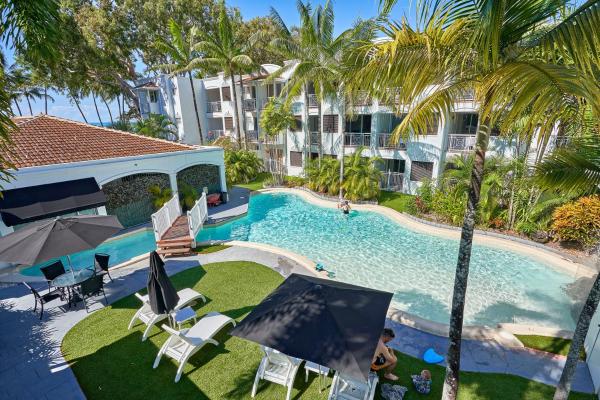 Absolute Beachfront One Bedroom Alassio Apartment 201 Palm Cove - Kuranda