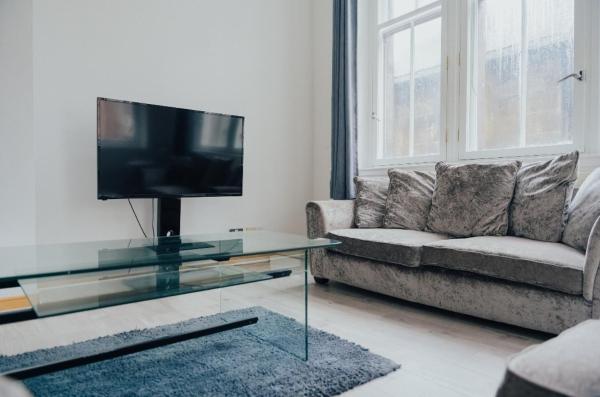 2 bed Renfield st City Center, Glasgow