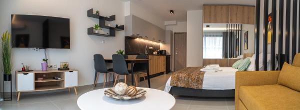 A la foto es mostra l'objecte Nicole's Home situat a la ciutat de Volos.