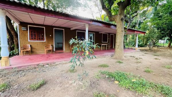A la foto es mostra l'objecte Sigiri Elephants Path Hostel situat a la ciutat de Kibissa.