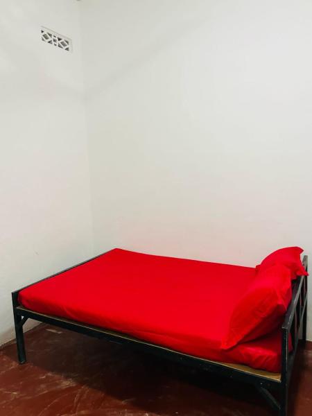 A la foto es mostra l'objecte Butterfly rooms situat a la ciutat de Trincomalee.