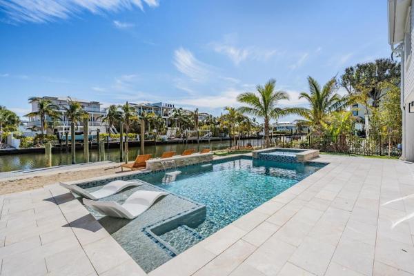 Na fotografii je vidět objekt New Luxury Getaway on Anna Maria Island nacházející se ve městě Anna Maria.