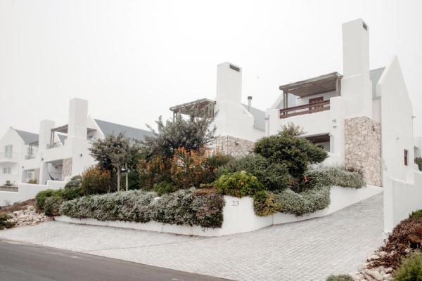 På billedet ses objektet Aloe House & Acacia House beliggende i byen Paternoster.