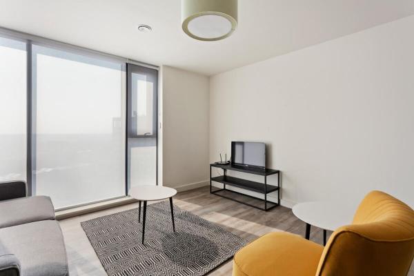 Contemporary 1BR Apartment with Amazing Views, Birmingham