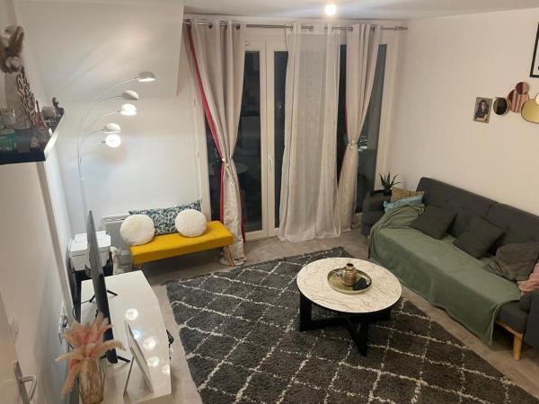 A la foto es mostra l'objecte Poissy situat a la ciutat de Évecquemont.