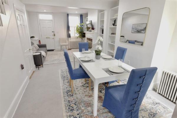 A la foto es mostra l'objecte Georgetown Cobblestone Cottage - Private Parking situat a la ciutat de Washington.