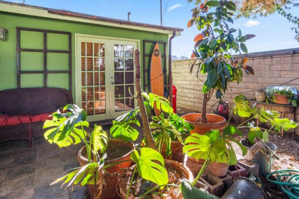 Vintage Venice Retreat - Los Angeles, CA