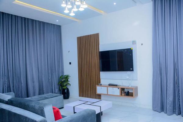 Na zdjęciu widoczny jest obiekt Stylish Haven, Luxe & Cozy położony w mieście Mama.