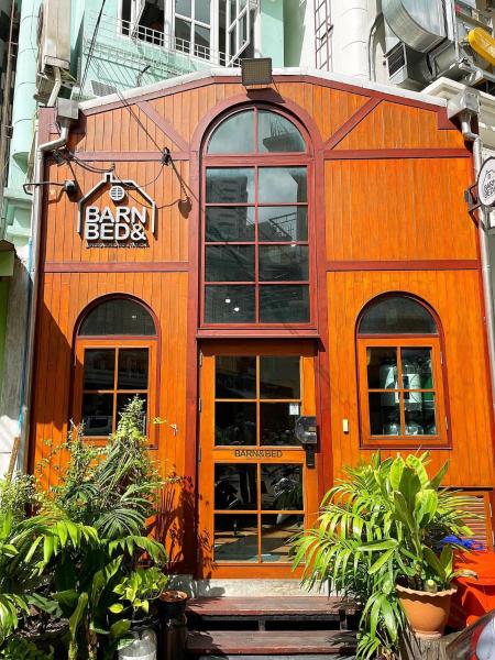Barn & Bed Hostel at BTS Phrom Phong, Bangkok