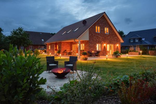 На фото показан объект Ferienwohnung At-home-in-pellworm, расположенный в городе Пельворм.