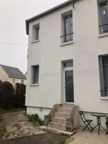 Na zdjęciu widoczny jest obiekt Maison 10min Roissy CDG położony w mieście Mitry-Mory.