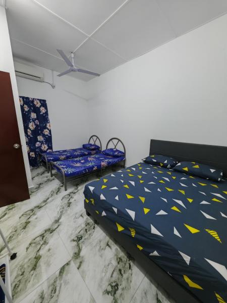 Op de foto is het object HOMESTAY DATUL BANTING #3, 1bilik 4-6org, Near Jenjarom, HargaB40, Mvslim shj, #NO TOWEL te zien, gelegen in de stad Banting.
