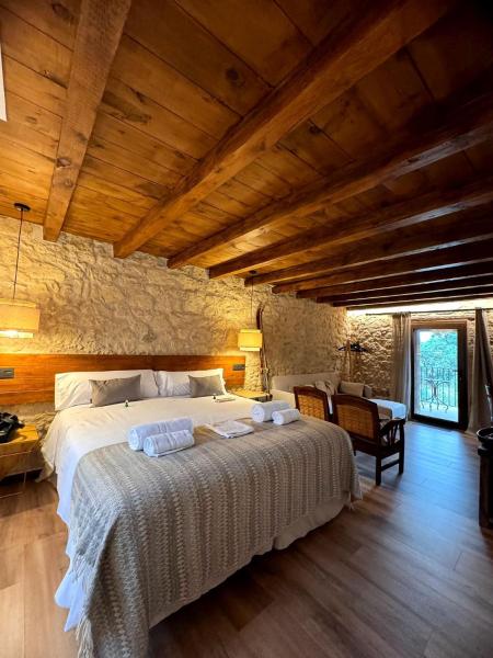 A la foto es mostra l'objecte La Casa del Cantero situat a la ciutat de Lozoya.