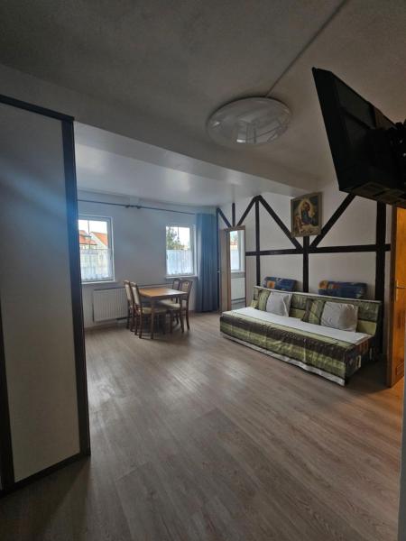 På billedet ses objektet Ferienwohnung #1 in der Altstadt von Stadtroda beliggende i byen Bollberg.