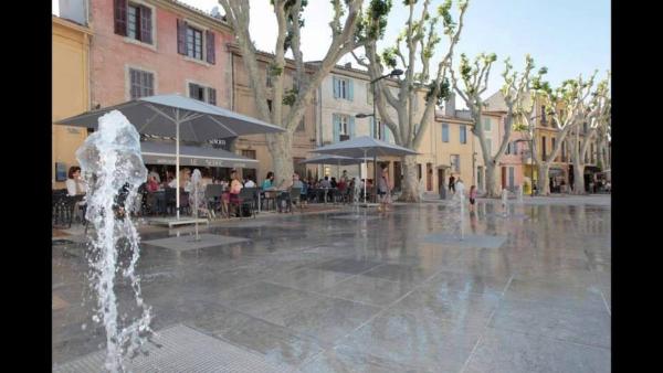 A la foto es mostra l'objecte Apartment t3, 50m2, downtown situat a la ciutat de Istres.