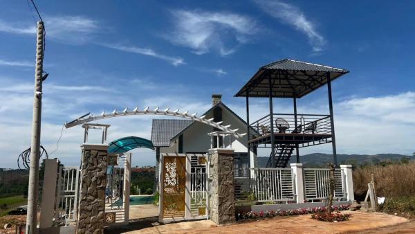 Pine Hill Villa 01