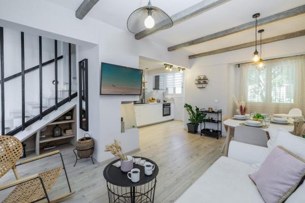 På bildet vises objektet Stylish Modern Maisonette som ligger i byen Argostoli.