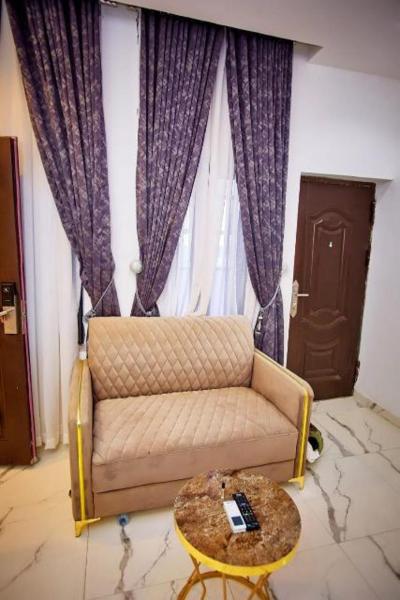 På billedet ses objektet Empire Suites and Apartment beliggende i byen Abuja.