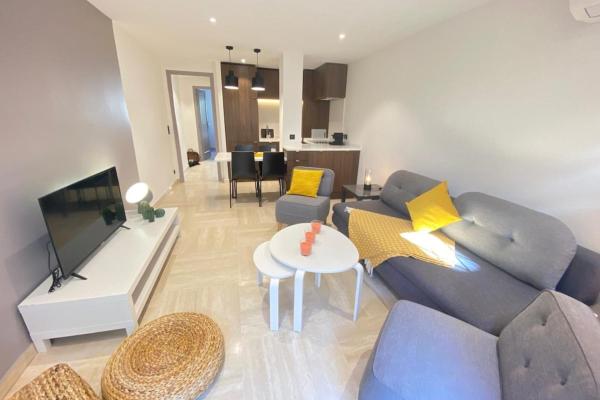 Renovated 2 Bedrooms - Boulevard De La Croisette - Antibes