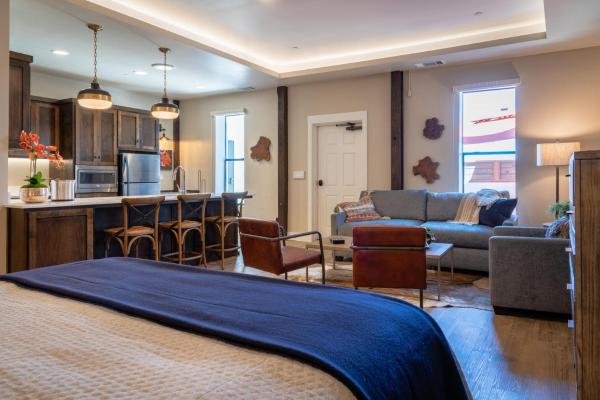 A la foto es mostra l'objecte Paso Park Suite 202 situat a la ciutat de Paso Robles.